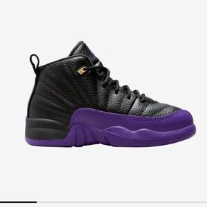 Jordan 12 Retro Field sneakers | sz 2Y | purple black | GUC